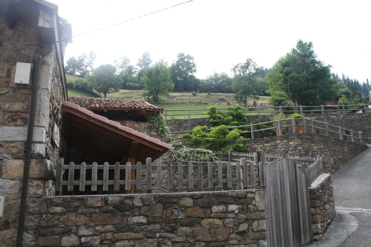 Casa Rural La Xiarapina Serrapio Екстер'єр фото